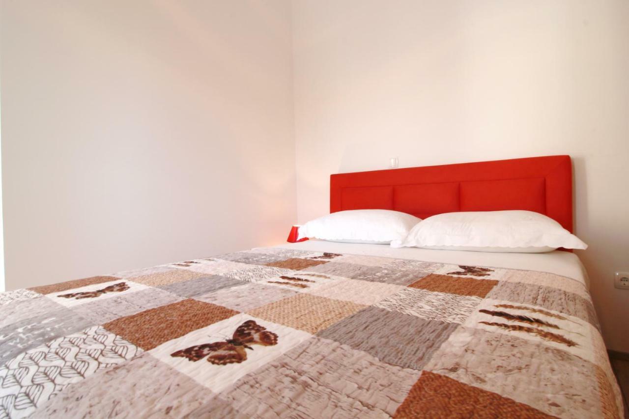 Apartment Sara With Seaview Petrcane Buitenkant foto